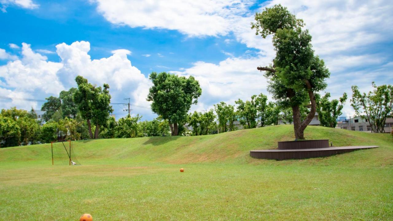 Hsin Hotel 嘉義市 エクステリア 写真 The park