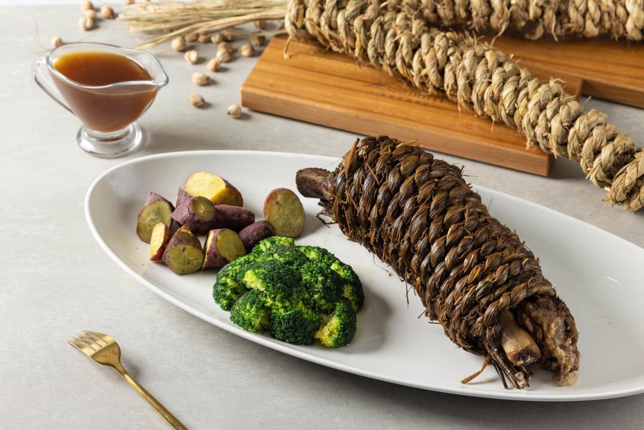 Hsin Hotel 嘉義市 エクステリア 写真 A prepared artichoke heart
