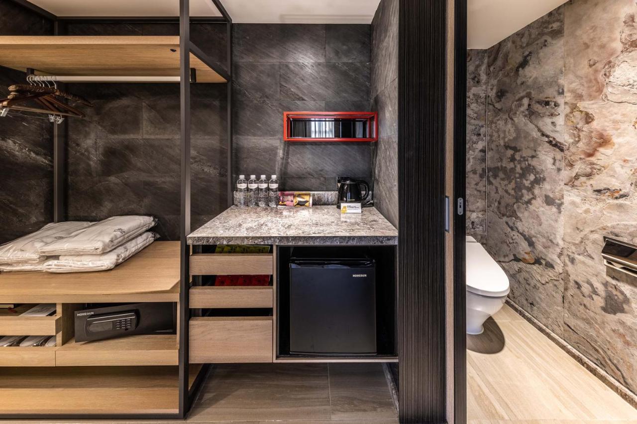 Hsin Hotel 嘉義市 エクステリア 写真 A bathroom at the hotel